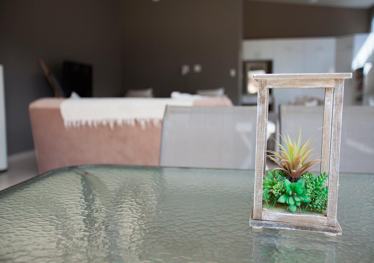 Rnb'S Studio Apartment Windhoek Bagian luar foto